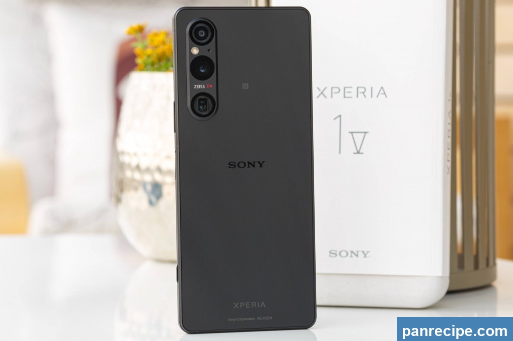 Read more about the article Огляд Sony Xperia 1 V: Кишенькова електростанція для творців